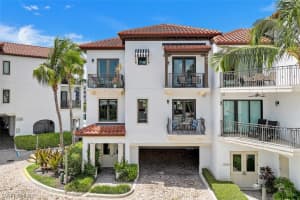 1530 5th Avenue, NAPLES, FL 34102 Sold 05/22/24