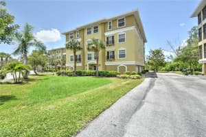 10060 Lake Cove Dr 301, Fort Myers