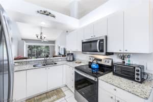 432 Valerie Way, NAPLES, FL 34104 Sold 02/15/24