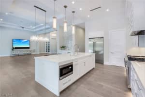 569 Neapolitan Way, Naples, FL 34103 - MLS#223064341