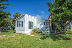 12110 Hibiscus Drive, FORT MYERS, FL 33908 Sold 10/31/23