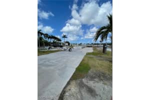 20 Doubloon Way, FORT MYERS BEACH, FL 33931 Sold 05/01/25