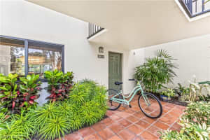 1641 Spoonbill Lane, NAPLES, FL 34105 Sold 11/30/23