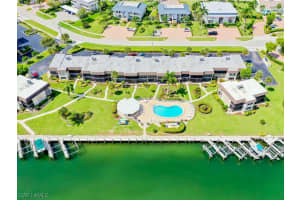 881 Panama Court, MARCO ISLAND, FL 34145 Sold 11/30/23