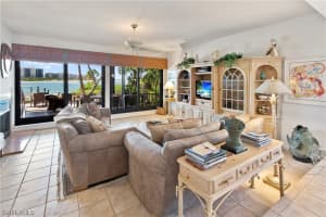 313 La Peninsula Boulevard, NAPLES, FL 34113 Sold 02/01/24