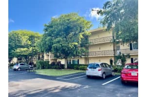 1087 Forest Lakes Drive, NAPLES, FL 34105 Sold 05/20/24