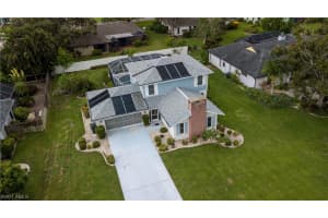 2125 Lochmoor Circle, NORTH FORT MYERS, FL 33903 Sold 11/06/23