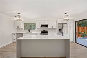 1470 Park Shore Circle, FORT MYERS, FL 33901 Sold 02/27/24