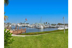 813 Buttonwood Court, MARCO ISLAND, FL 34145 Sold 04/07/25