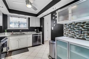 2121 Collier Avenue, FORT MYERS, FL 33901 Sold 08/27/24