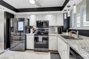 2121 Collier Avenue, FORT MYERS, FL 33901 Sold 08/27/24