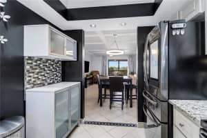 2121 Collier Avenue, FORT MYERS, FL 33901 Sold 08/27/24