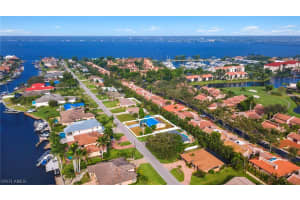 959 Town And River Drive, FORT MYERS, FL 33919 Sold 12/06/23