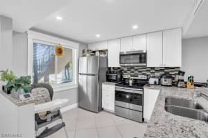 118 Palm Drive, NAPLES, FL 34112 Sold 01/04/24