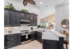 194 Newport Drive, NAPLES, FL 34114 Sold 02/14/24