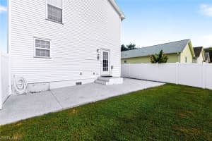 406 Leawood Cir, Naples, FL 34104, Sold 12/14/23