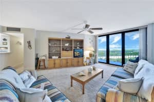 320 Seaview Court, MARCO ISLAND, FL 34145 Sold 07/29/24