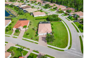 8050 Princeton Drive, NAPLES, FL 34104 Sold 11/20/23