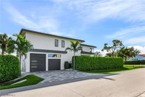 601 91st Avenue, NAPLES, FL 34108 Sold 01/03/25