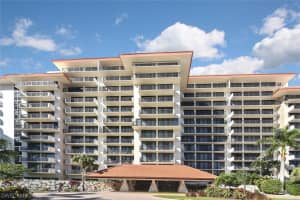 180 SEAVIEW Court, MARCO ISLAND, FL 34145 Sold 03/12/24