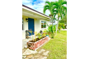 1715 Winkler Avenue, FORT MYERS, FL 33901 Sold 01/24/24