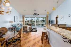 206 Waterway Court, MARCO ISLAND, FL 34145 Sold 11/01/23