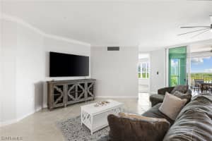 325 Dunes Boulevard, NAPLES, FL 34110 Sold 07/08/24
