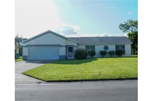 737 Grove Drive, NAPLES, FL 34120 Sold 04/30/24