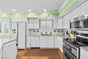 1646 Middle Gulf Drive, Sanibel, FL 33957 Sold 04/28/25