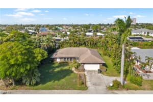 13470 McGregor Boulevard, FORT MYERS, FL 33919 Sold 02/12/24