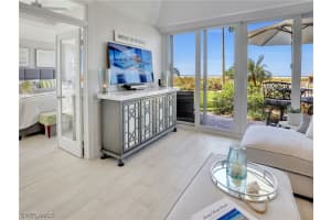 180 Seaview Court, MARCO ISLAND, FL 34145 Sold 12/07/23