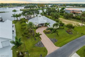 16430 Oakview Circle, ALVA, FL 33920 Sold 05/29/24
