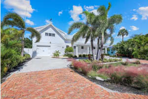 535 93rd Avenue, NAPLES, FL 34108 Sold 12/20/24
