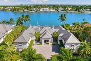 701 Kings Town Drive, Naples, FL 34102 Sold 04/18/25