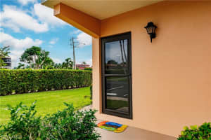 20 Greenbrier Street, MARCO ISLAND, FL 34145 Sold 12/20/23