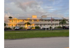 825 Elkcam Circle, MARCO ISLAND, FL 34145 Sold 01/11/24