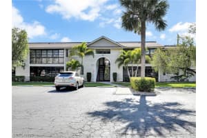 8101 Woods Circle, FORT MYERS, FL 33919 Sold 05/30/24