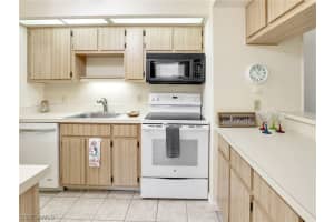 8101 Woods Circle, FORT MYERS, FL 33919 Sold 05/30/24