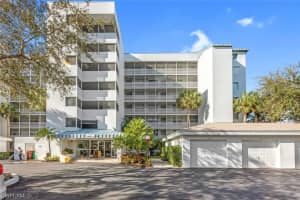 290 NAPLES COVE Drive, NAPLES, FL 34110 Sold 04/24/24