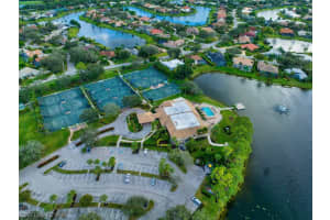 4371 Pomarine Court, NAPLES, FL 34119 Sold 05/20/24