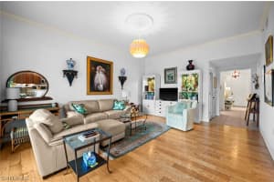 985 Sandpiper Street, NAPLES, FL 34102 Sold 05/10/24