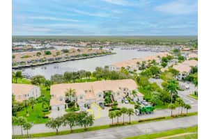 285 Cays Drive, NAPLES, FL 34114 Sold 12/22/23