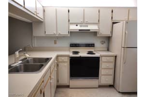 9265 Lake Park Drive, FORT MYERS, FL 33919 Sold 12/28/23