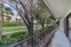 105 Clubhouse Drive, NAPLES, FL 34105 Sold 04/17/24