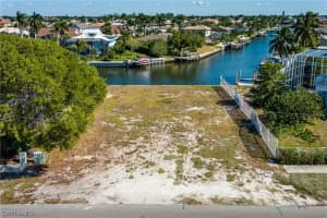 609 Spinnaker Drive, Marco Island, FL 34145 - MLS#223086474