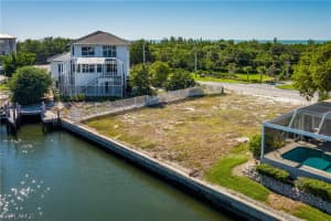 609 Spinnaker Drive, Marco Island, FL 34145 - MLS#223086474