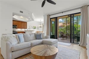 975 Sandpiper Street, NAPLES, FL 34102 Sold 03/28/24