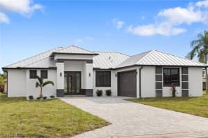 24 Crestwood Circle, LEHIGH ACRES, FL 33963 Sold 04/30/24