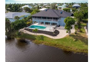 696 Durion Court, SANIBEL, FL 33957 Sold 04/29/24