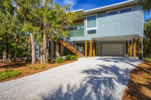 558 Yachtsman Drive, SANIBEL, FL 33957 Sold 03/25/24